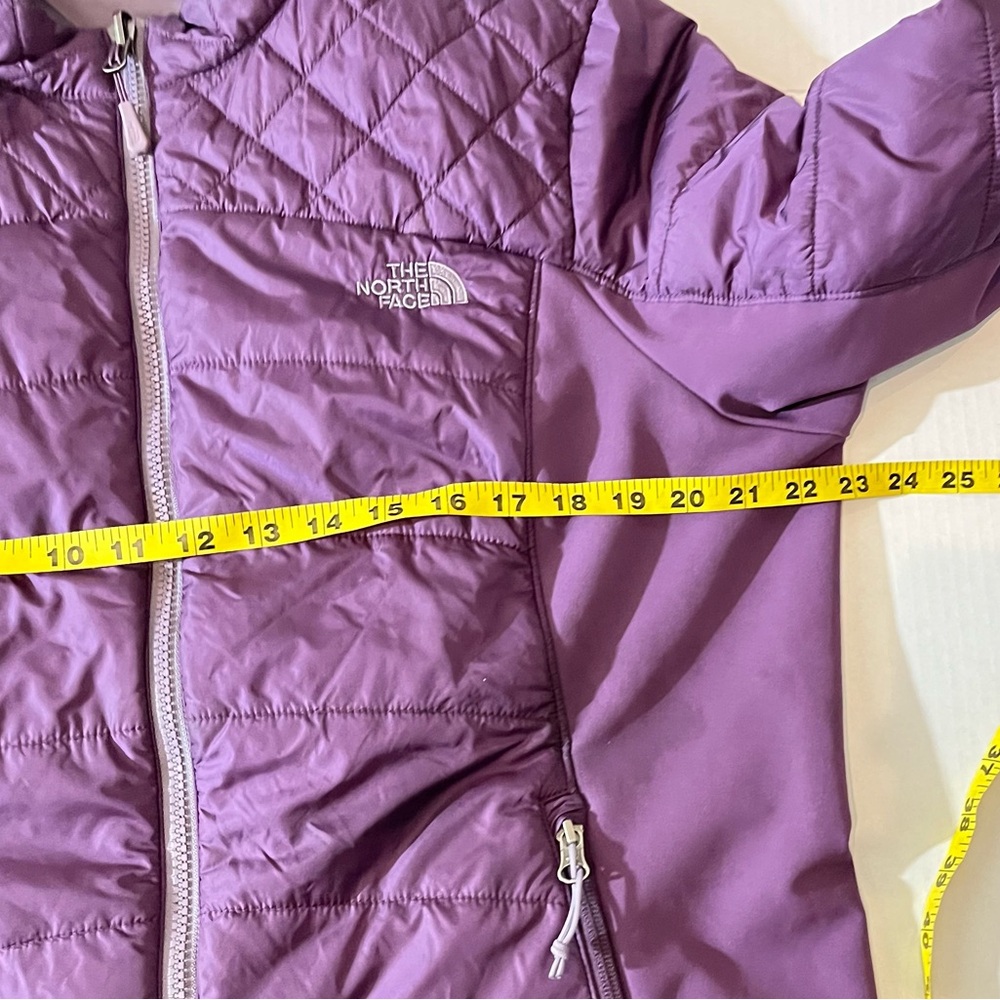 The North Face Puffer Jacket - Picture 10 of 12